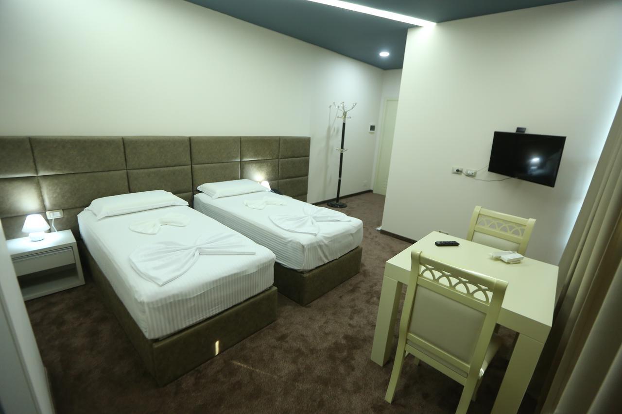 Hotel Vllaznia Shkoder Exterior photo